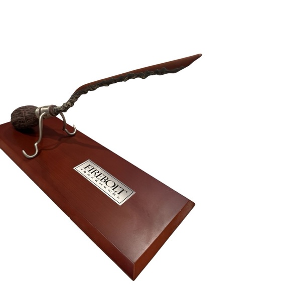 Harry Potter Firebolt Broom Metal Display Universal Studios WWOHP Collectible - Picture 2 of 7